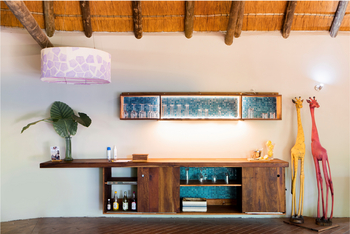 Thamo Telele: Anrichte