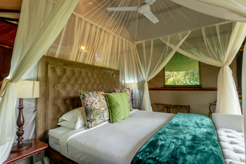 Tintswalo at Siankaba: Livingstone Falls Suite