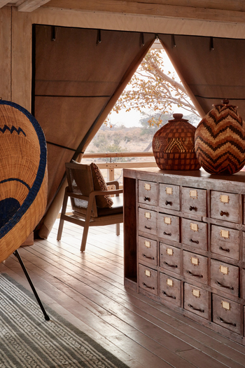 Belmond Savute Elephant Lodge Belmond Savute Elephant Lodge: Alter Schrank