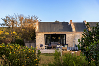 Coot Club: Leeward Suites