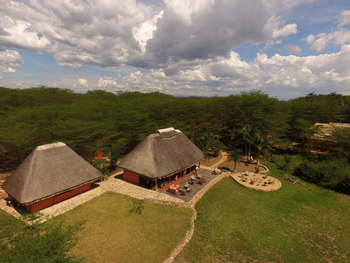 Enjojo Lodge: Hauptgebäude Luftbild
