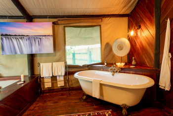 Tintswalo at Siankaba: Livingstone Falls Suite