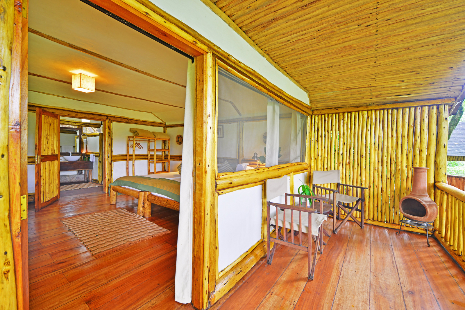 Buhoma Lodge Buhoma Lodge: Balkon und Zimmer