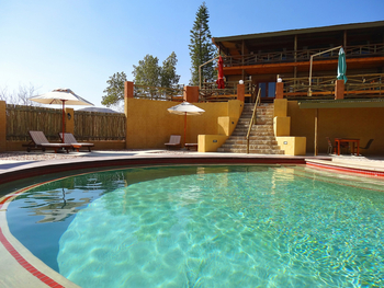 Desert Horse Inn: Pool