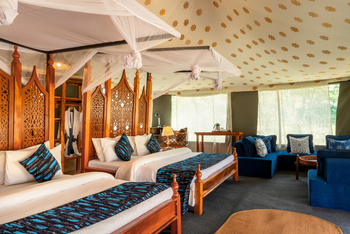 Naona Moru Camp: Abgehangene Zeltdecke