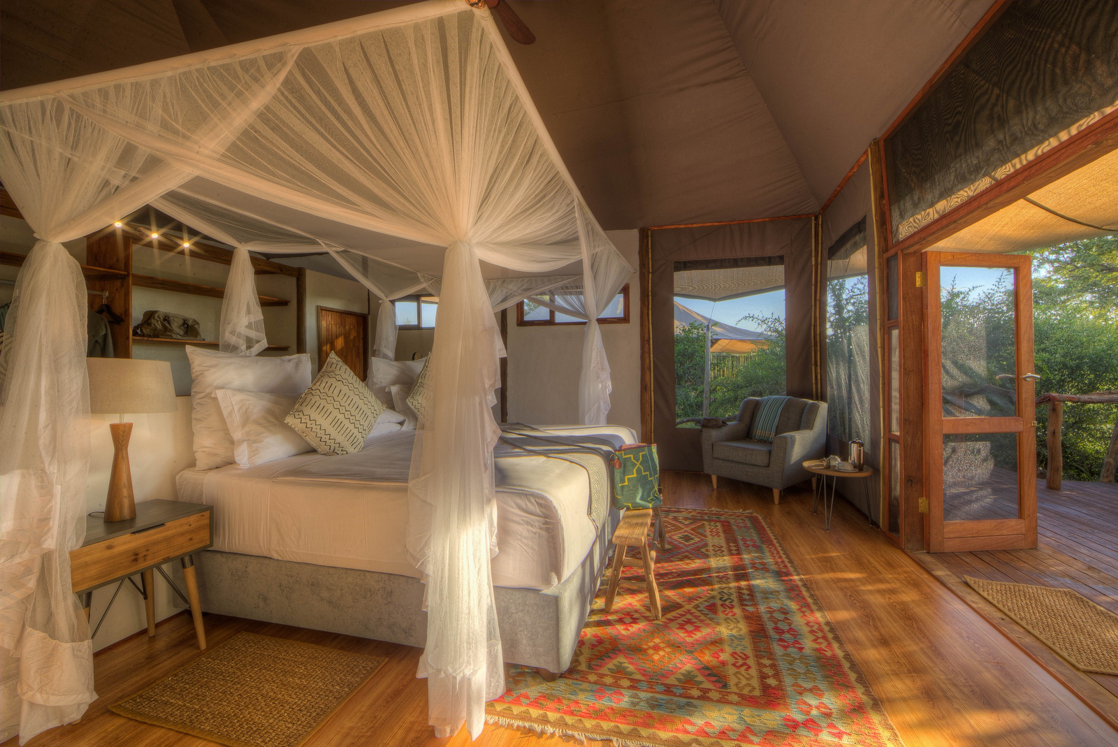 Nokanyana Camp Nokanyana Camp: Doppelbett mit Moskitonetz