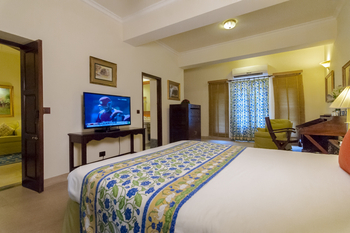 Sawai Madhopur Lodge: Zimmer mit AC und TV