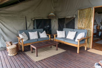 Linyanti Ebony Linyanti Ebony: Private Lounge