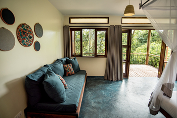 Turaco Treetops: Standard Room Sofa