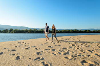 Baines River Camp: Spaziergang auf einer Sandbank