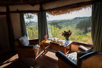 Borana Lodge Borana Lodge: Sesselecke mit Beistelltisch Room 2