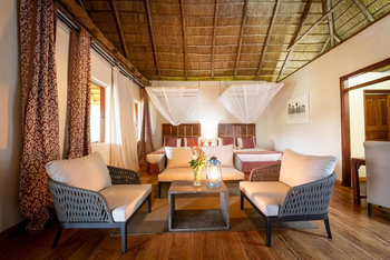 Crater Safari Lodge: Chalet Private Lounge