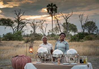 Gomoti Private Camp Gomoti Private Camp: Kellnerinnen