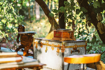 Jamtara Wilderness Camp: Truhe und Plattenspieler