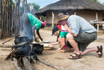 Little Makalolo Camp Little Makalolo Camp: Dorfküche