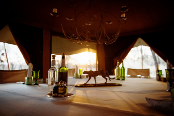 Serians Serengeti Mobile Kusini Camp: Restaurant Interior