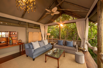 Shinde Lodge Shinde Lodge: Lounge