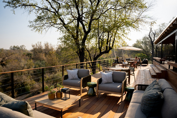 Simbambili Game Lodge: Große Veranda