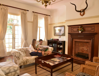 Victoria Falls Hotel: Lounge im Stables Wing