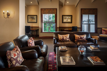 Baines River Camp: Ledermöbel