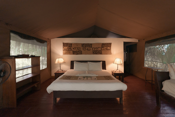 Rhino River Camp: Zelt-Interieur