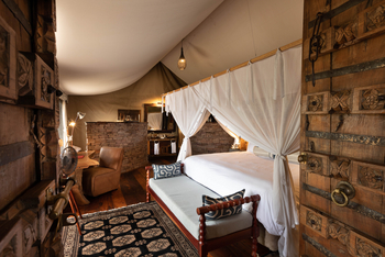 The Zanji Suite at Tembo Plains: Eintritt ins Schlafzimmer