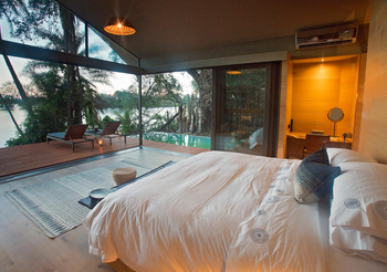 Thorntree River Lodge Thorntree River Lodge: Doppelbett mit Blick