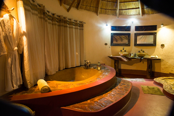Tongole Wilderness Lodge: Badewanne