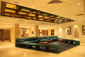 Chandela: Lobby und zentrale Einrichtungen