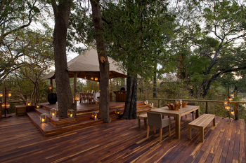 Chindeni Bushcamp: Großes Deck