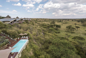 Mahali Mzuri: Poolterrasse