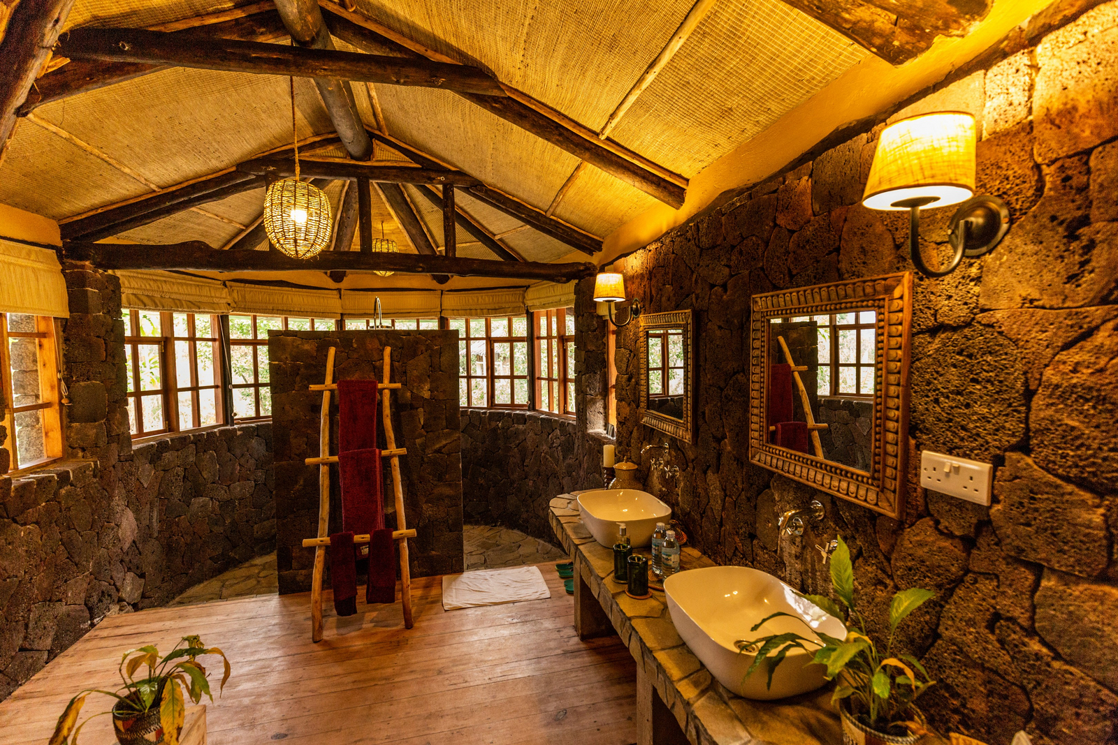 Volcanoes Mount Gahinga Lodge Volcanoes Mount Gahinga Lodge: Deluxe Room Bad