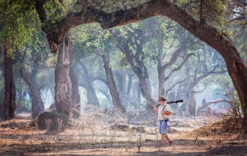 Vundu Camp Vundu Camp: Nick Murray mit Gewehr
