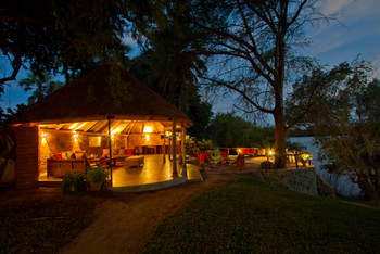 Chundukwa River Lodge: Lounge