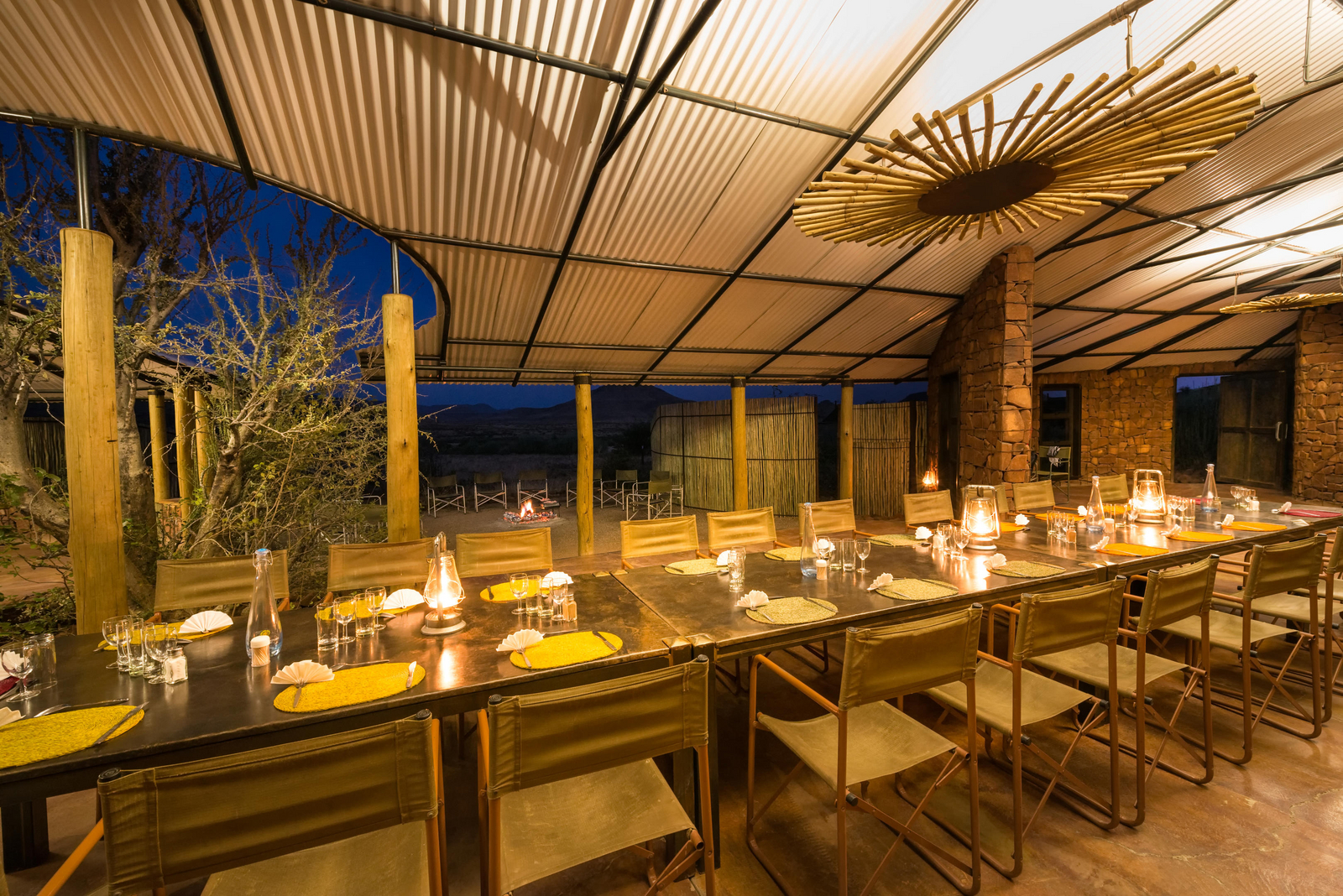 Etendeka Mountain Camp Etendeka Mountain Camp: Esstisch