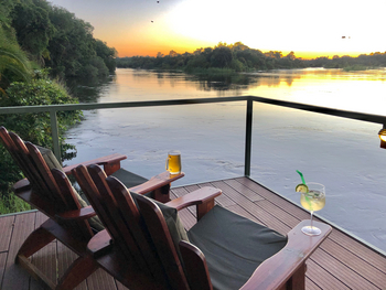 Shametu River Lodge: Sundowner