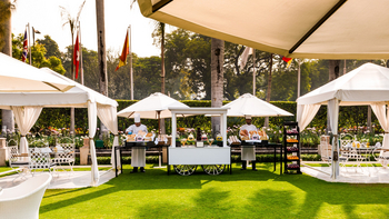 The Claridges: BBQ im Garten