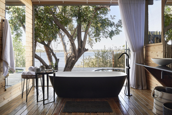 Victoria Falls River Lodge Victoria Falls River Lodge: Starbed Treehouse