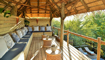 Chobe Bakwena Lodge Chobe Bakwena Lodge: Sofa in der Chill-out Area