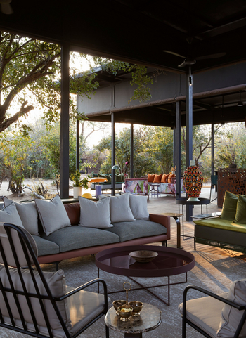 Molori Mashuma: Sofa