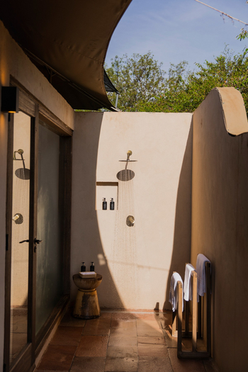 Hemingways Ol Seki Mara: Außendusche