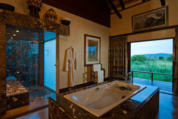 Mateya Safari Lodge: Luxuriöse Safari-Badewanne mit Naturblick