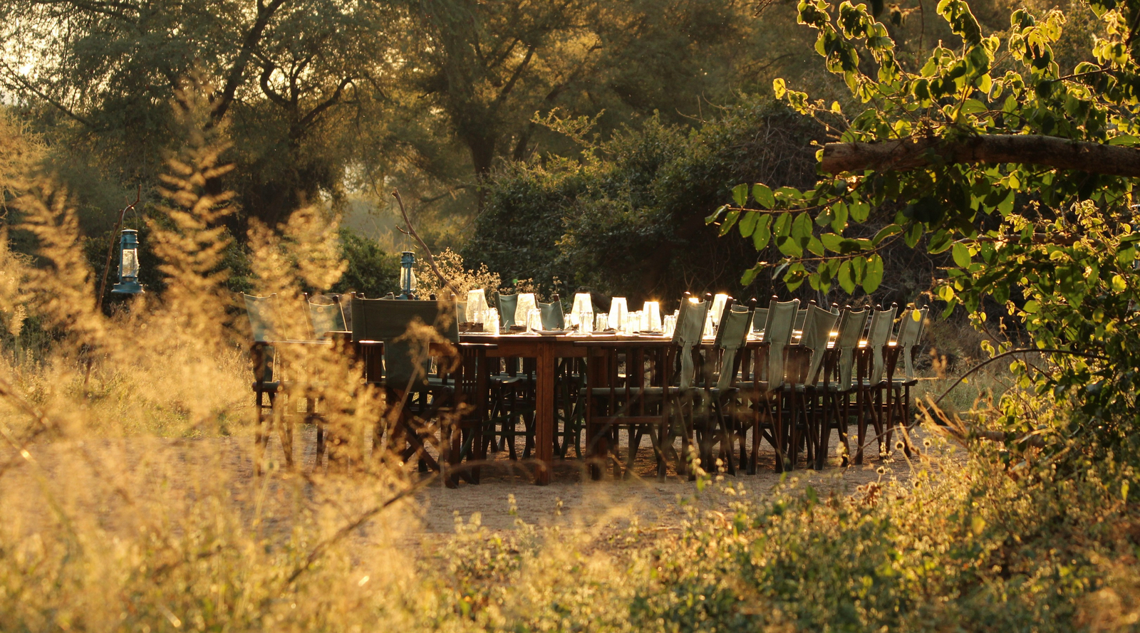 Mdonya Old River Camp Mdonya Old River Camp: Dinner Table