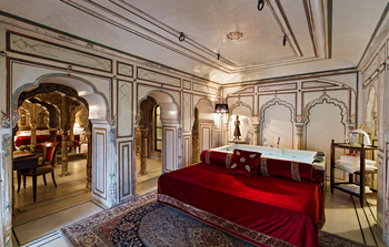 Samode Haveli: Sheesh Mahal Suite