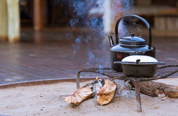 Tau Pan Camp Tau Pan Camp: Kochtöpfe