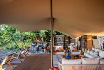 Chicari Camp: Offene Lounge