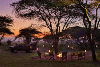 Legendary Songa Migrational Camp: Campgelände am Abend