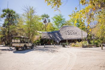 Nata Lodge Nata Lodge: Vorfahrt