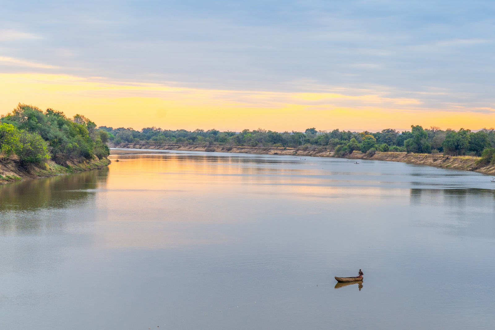 Painted Dogs Lagoon Camp Painted Dogs Lagoon Camp: Fischer