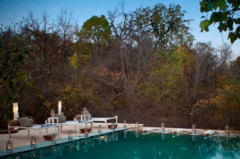 Pashan Garh: Am Pool